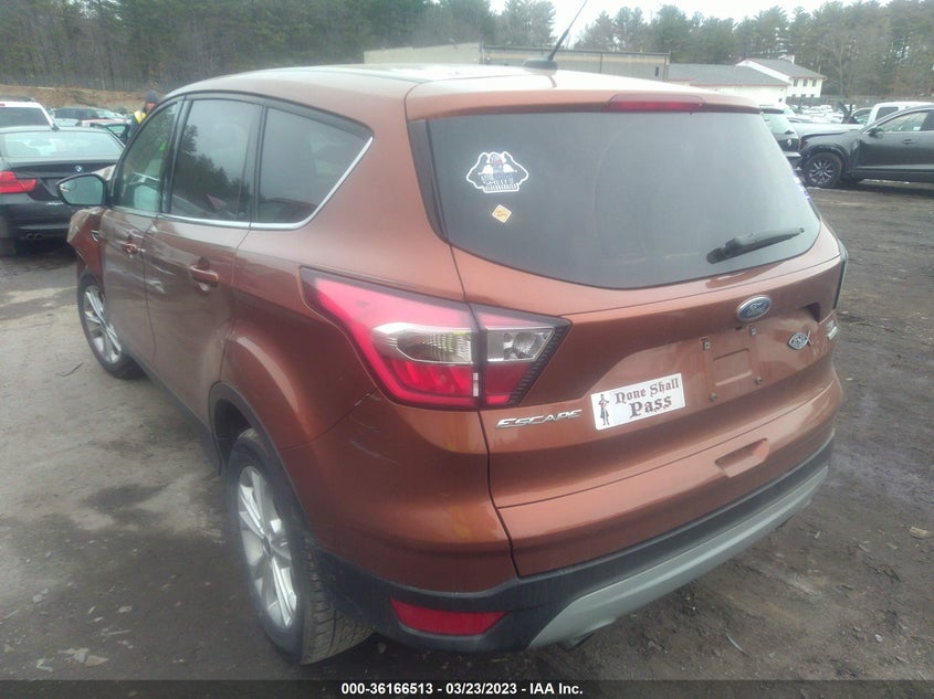 VIN 1FMCU0GD8HUB99714 2017 FORD ESCAPE SE