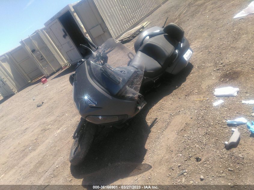 2015 HONDA GL1800 B - JH2SC6847FK200324