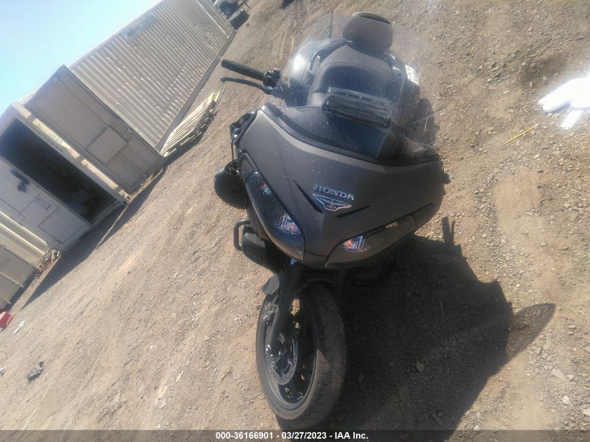 2015 HONDA GL1800 B - JH2SC6847FK200324
