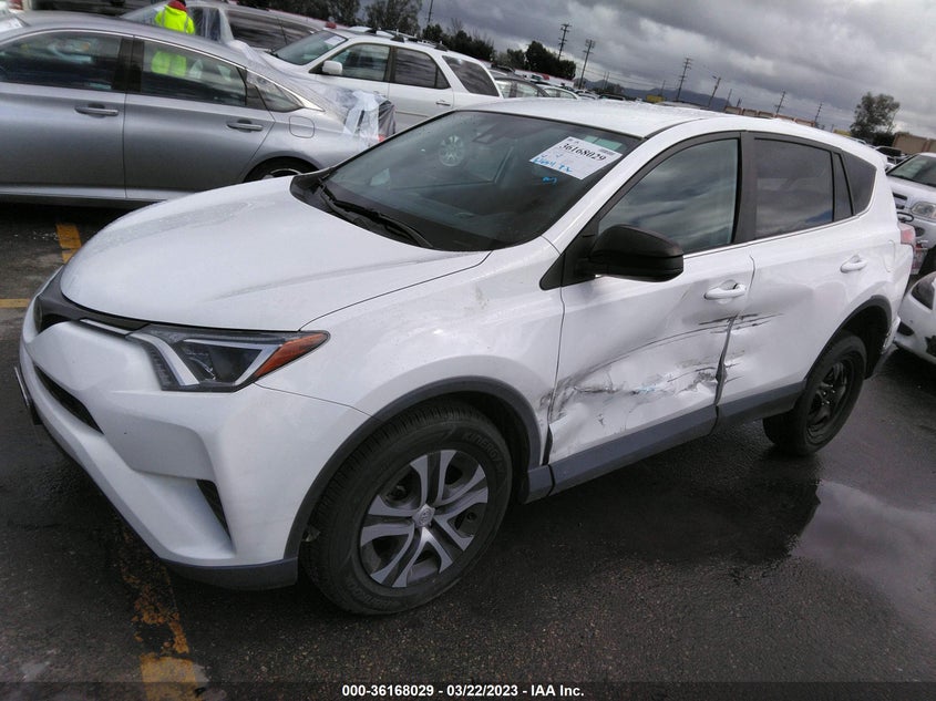 VIN 2T3ZFREV0JW475577 2018 TOYOTA RAV4 LE