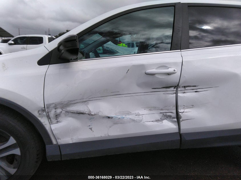 VIN 2T3ZFREV0JW475577 2018 TOYOTA RAV4 LE