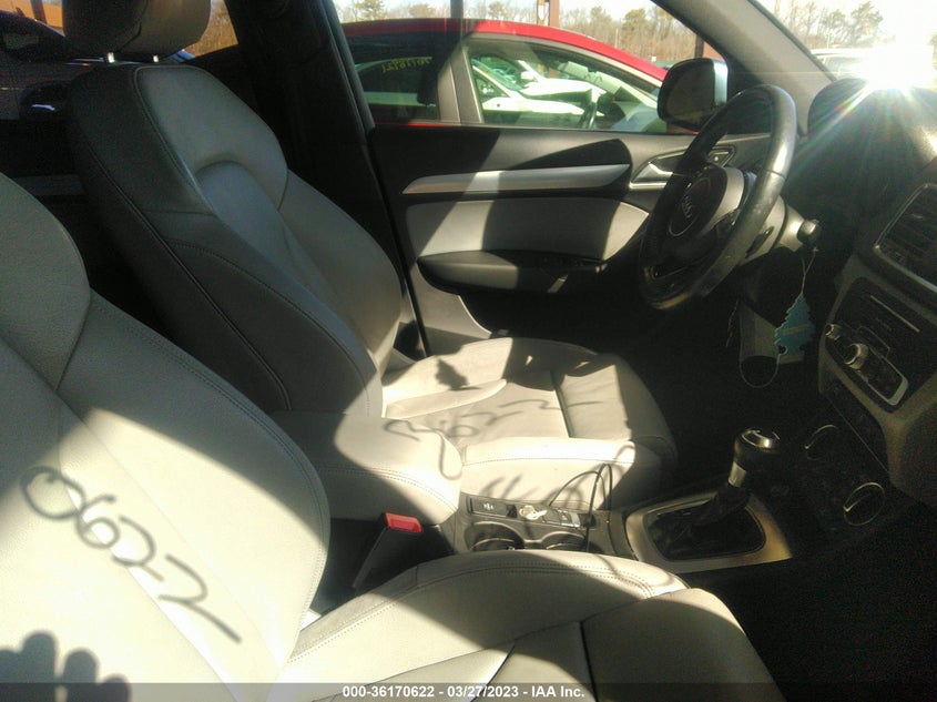 VIN WA1ECCFS3JR007930 2018 AUDI Q3 PREMIUM/SPORT PREMIUM