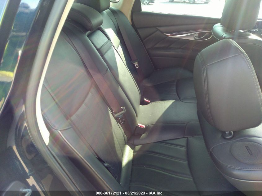 2015 INFINITI Q70 - JN1BY1AR2FM560885