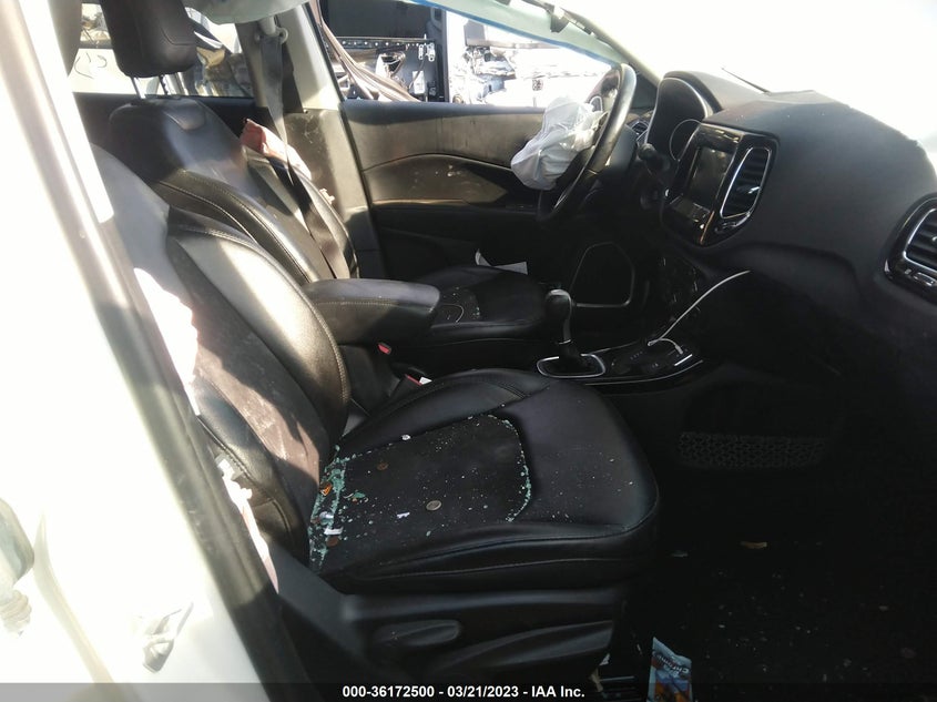 VIN 3C4NJDBBXJT395432 2018 JEEP COMPASS ALTITUDE