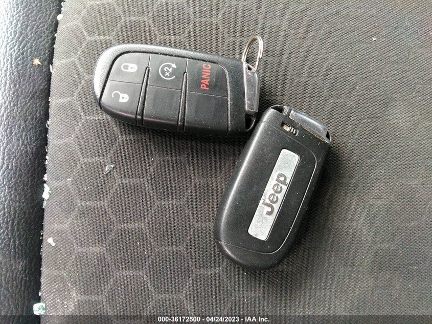 VIN 3C4NJDBBXJT395432 2018 JEEP COMPASS ALTITUDE