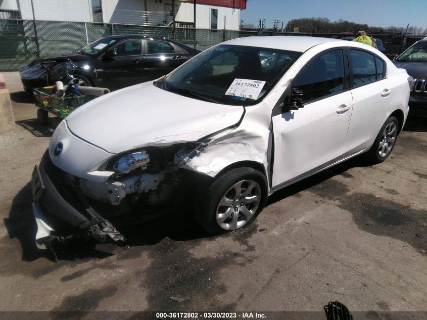 2013 MAZDA MAZDA3 I SPORT - JM1BL1UP2D1835935