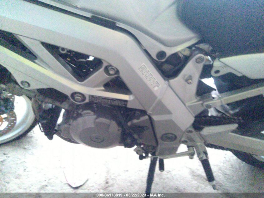 2003 SUZUKI SV1000 SK3 JS1VT54A832104171