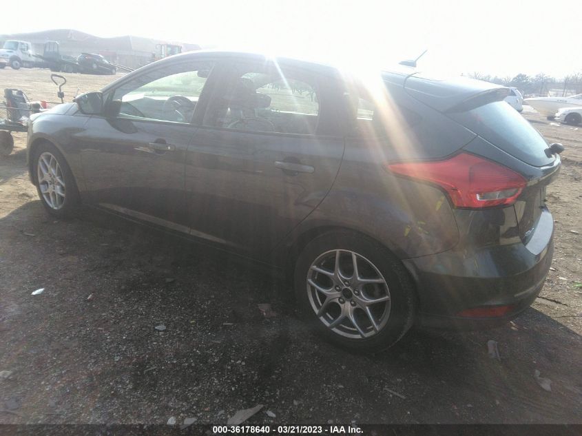 2015 FORD FOCUS SE - 1FADP3K26FL386739