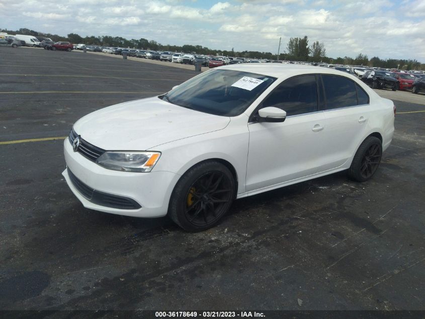 2013 VOLKSWAGEN JETTA SEDAN SE W/CONVENIENCE - 3VWDX7AJ3DM231360