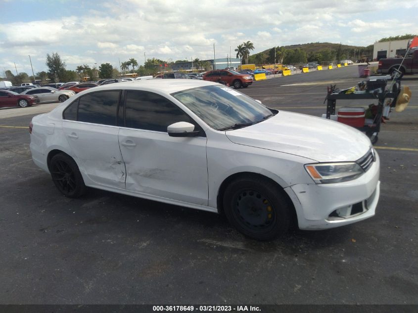 2013 VOLKSWAGEN JETTA SEDAN SE W/CONVENIENCE - 3VWDX7AJ3DM231360