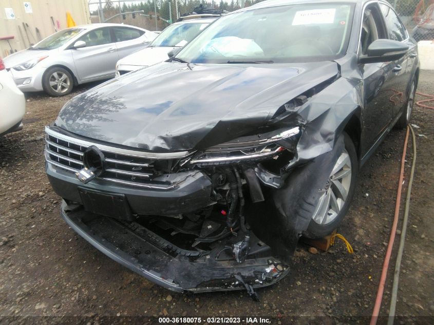 2018 VOLKSWAGEN PASSAT 2.0T SE - 1VWBA7A38JC026429