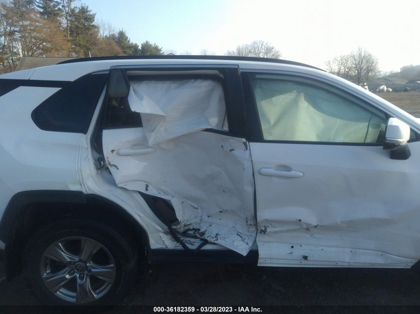 VIN 2T3P1RFV8NW263388 2022 TOYOTA RAV4 XLE