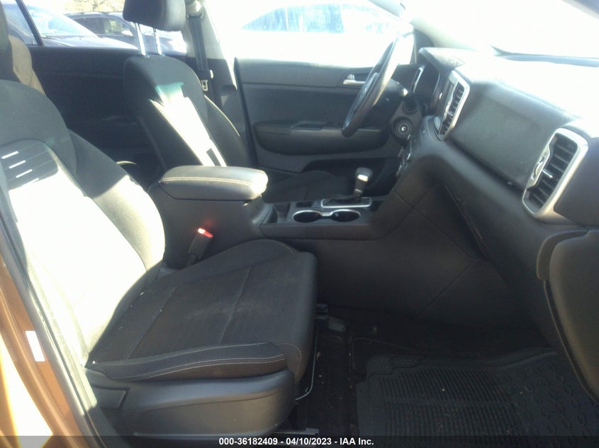 VIN KNDPM3AC5K7608040 2019 KIA SPORTAGE LX