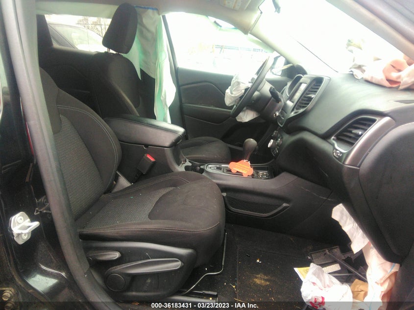 VIN 1C4PJLCX1KD340663 2019 JEEP CHEROKEE LATITUDE