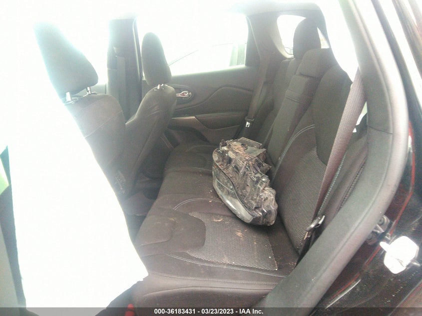 VIN 1C4PJLCX1KD340663 2019 JEEP CHEROKEE LATITUDE