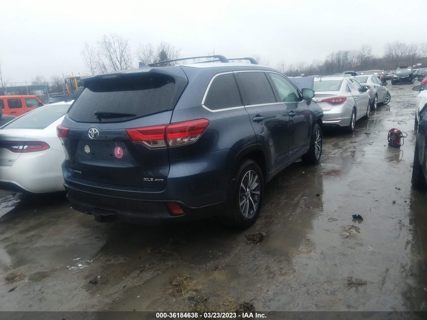 VIN 5TDJZRFH6JS869292 2018 TOYOTA HIGHLANDER SE/XLE