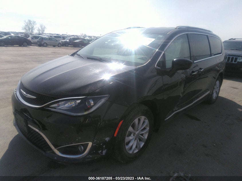VIN 2C4RC1EG7JR330378 2018 CHRYSLER PACIFICA TOURING L PLUS