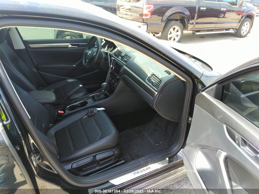 VIN 1VWBA7A32JC008671 2018 VOLKSWAGEN PASSAT 2.0T SE