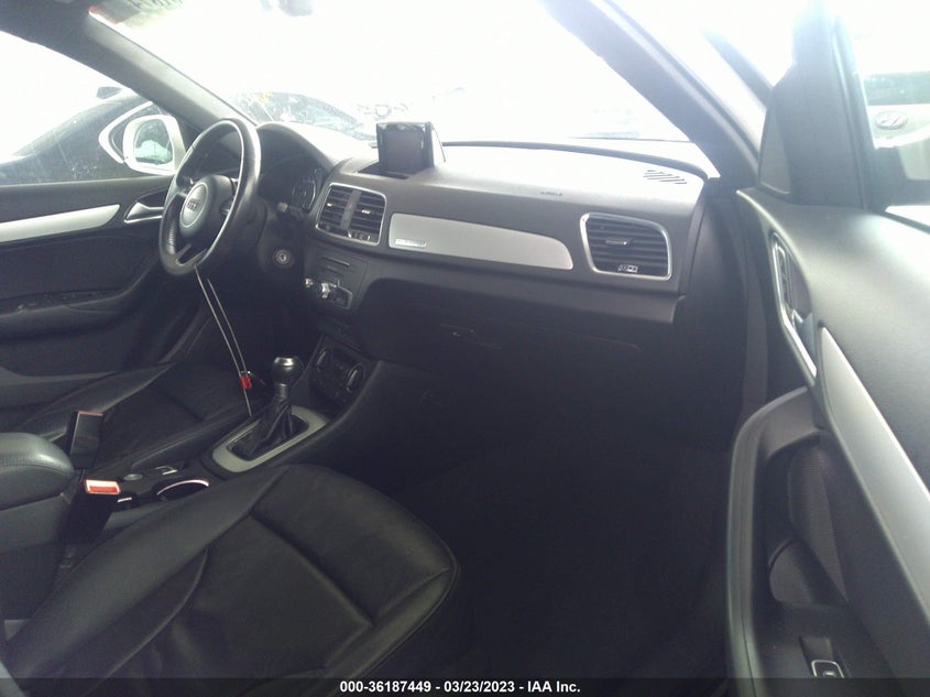 VIN WA1ECCFS9JR010492 2018 AUDI Q3 PREMIUM/SPORT PREMIUM