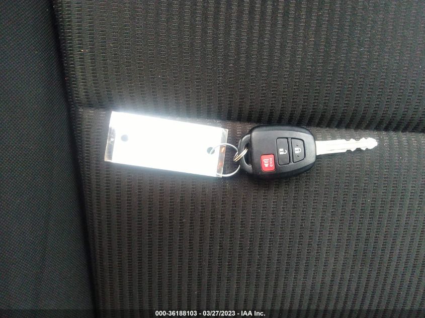 2018 TOYOTA RAV4 LE - JTMZFREV7JJ744284