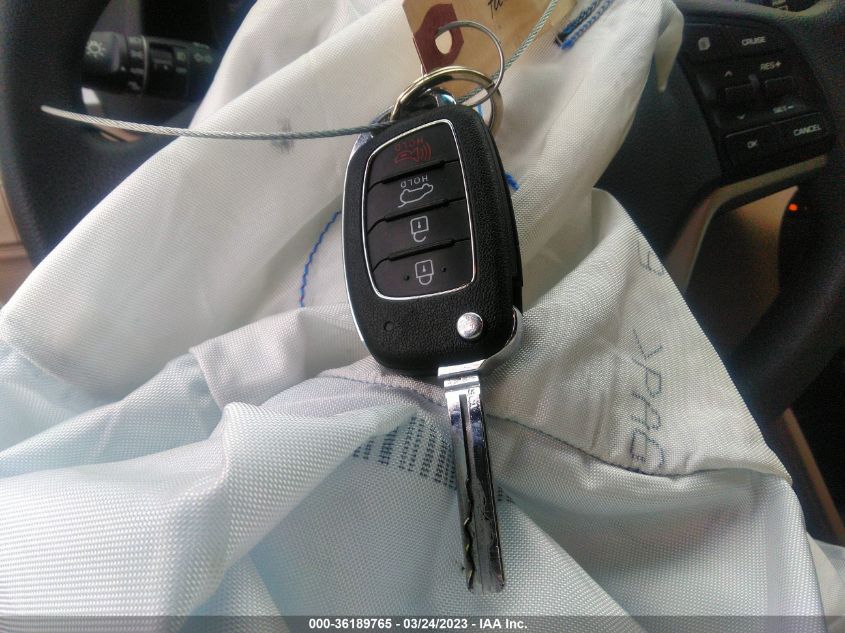 2017 HYUNDAI TUCSON SE - KM8J33A4XHU588360