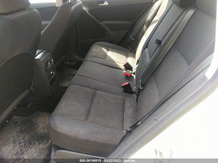 2015 VOLKSWAGEN TIGUAN S - WVGBV7AX7FW579875