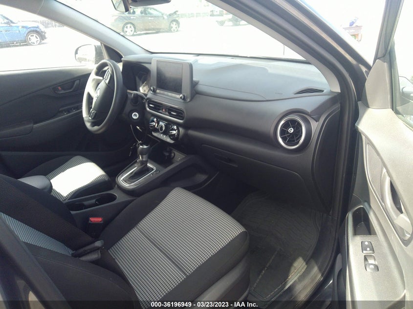 VIN KM8K22AB6NU763702 2022 HYUNDAI KONA SE