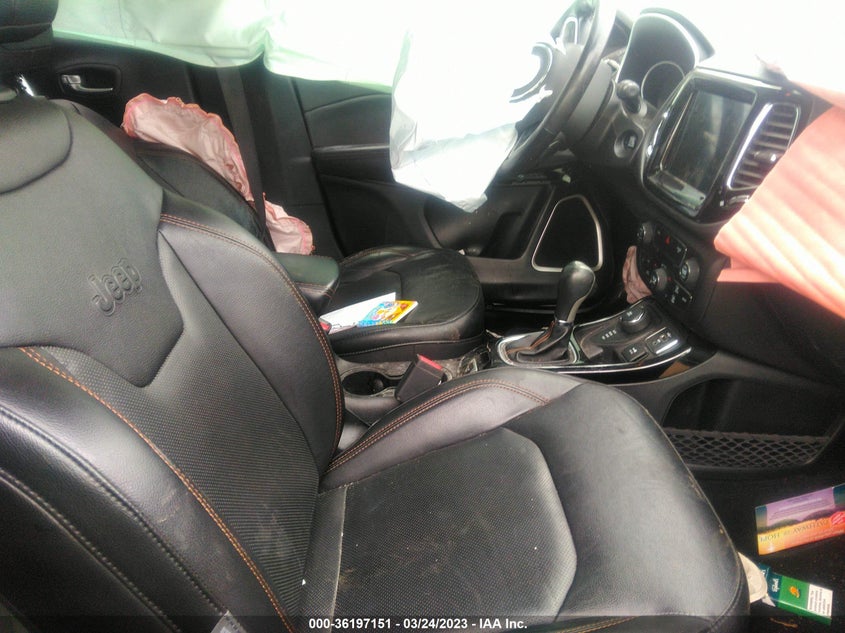 VIN 3C4NJDCB4KT787595 2019 JEEP COMPASS LIMITED