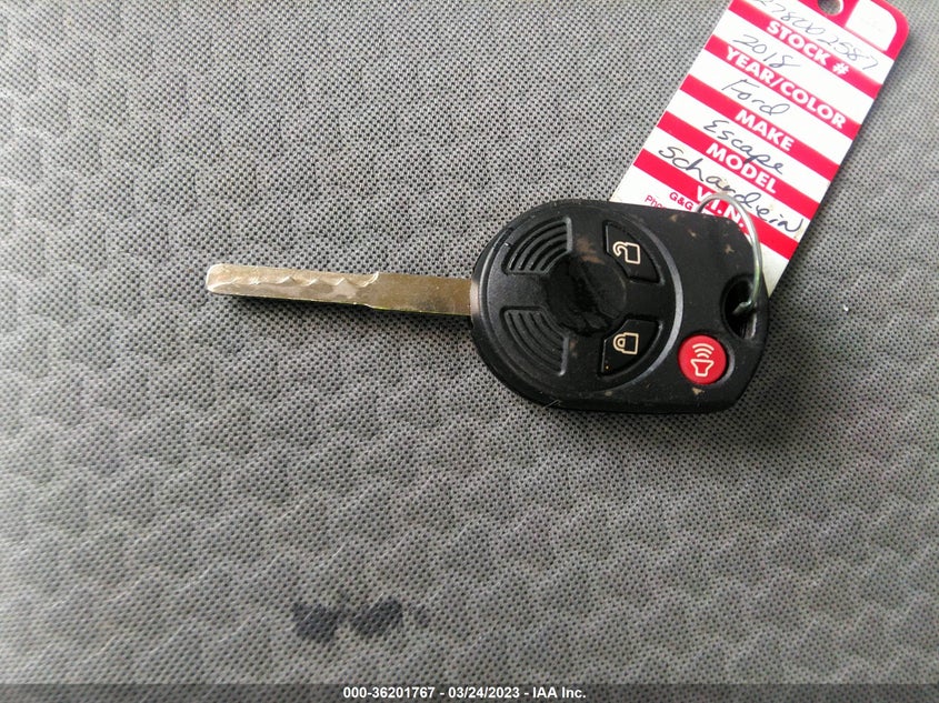 VIN 1FMCU9GD1JUB46718 2018 FORD ESCAPE SE