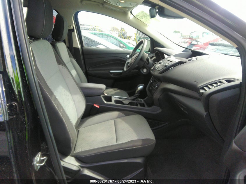 VIN 1FMCU9GD1JUB46718 2018 FORD ESCAPE SE