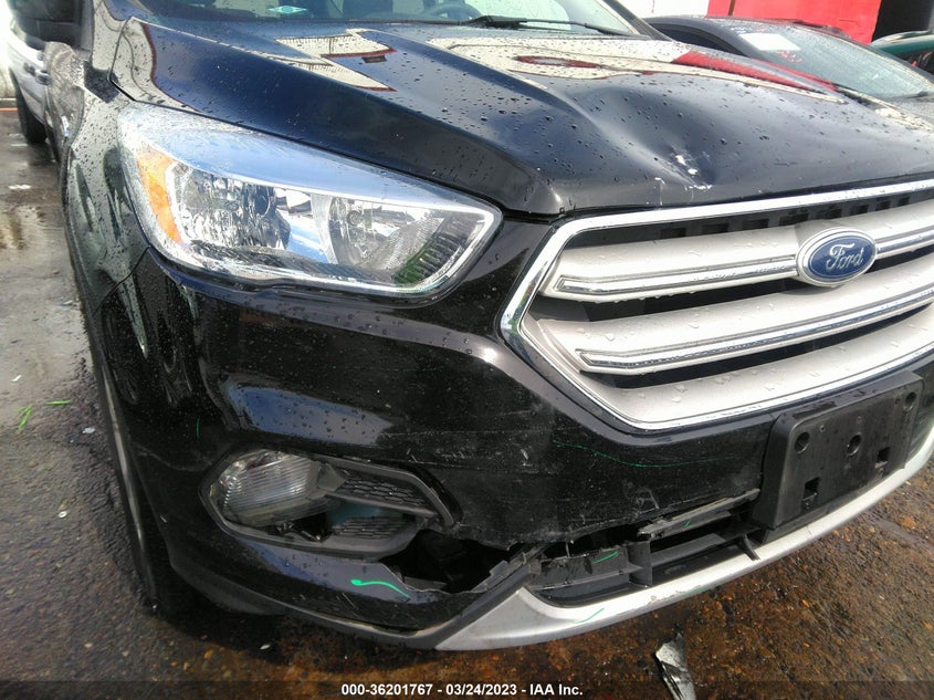 VIN 1FMCU9GD1JUB46718 2018 FORD ESCAPE SE