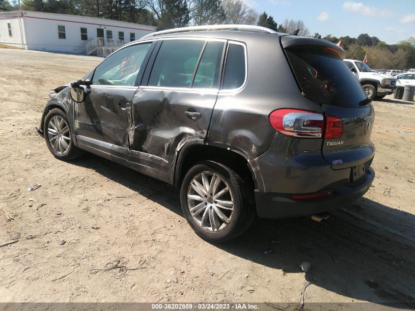 2013 VOLKSWAGEN TIGUAN SE W/SUNROOF & NAV - WVGAV7AX2DW024227