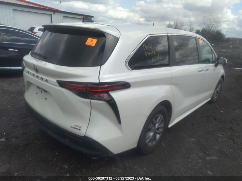 2021 TOYOTA SIENNA XLE - 5TDYSKFC7MS011090