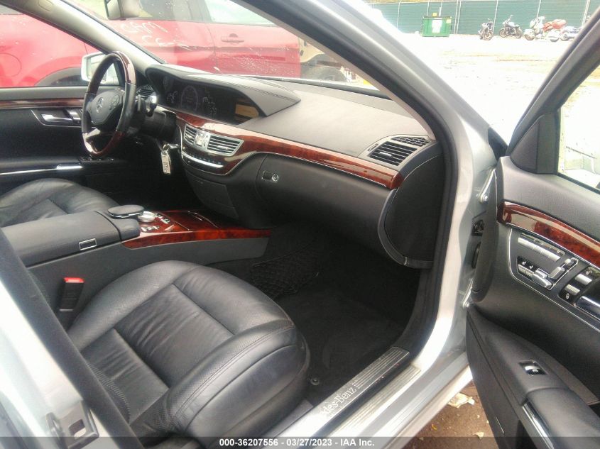 2013 MERCEDES-BENZ S 550 WDDNG7DB7DA527755