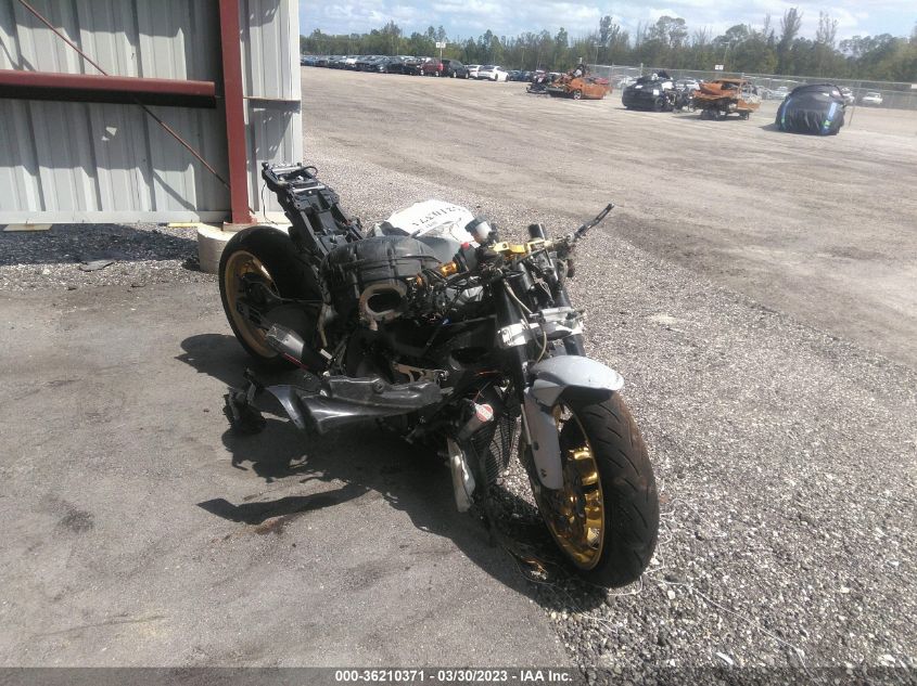 2014 SUZUKI GSX-R1000 - JS1GT78A7E2100033