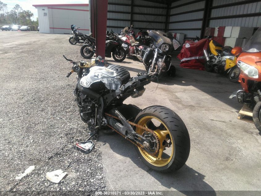 2014 SUZUKI GSX-R1000 JS1GT78A7E2100033