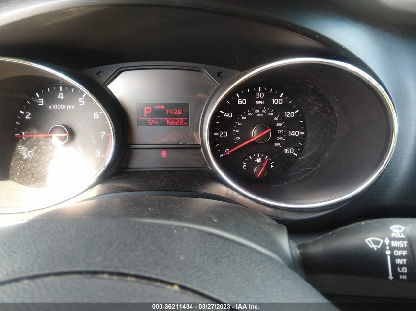 VIN KNDMB5C18H6228673 2017 KIA SEDONA LX