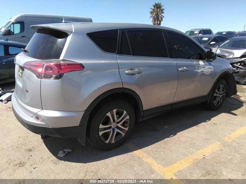 VIN JTMZFREV3JJ172940 2018 TOYOTA RAV4 LE
