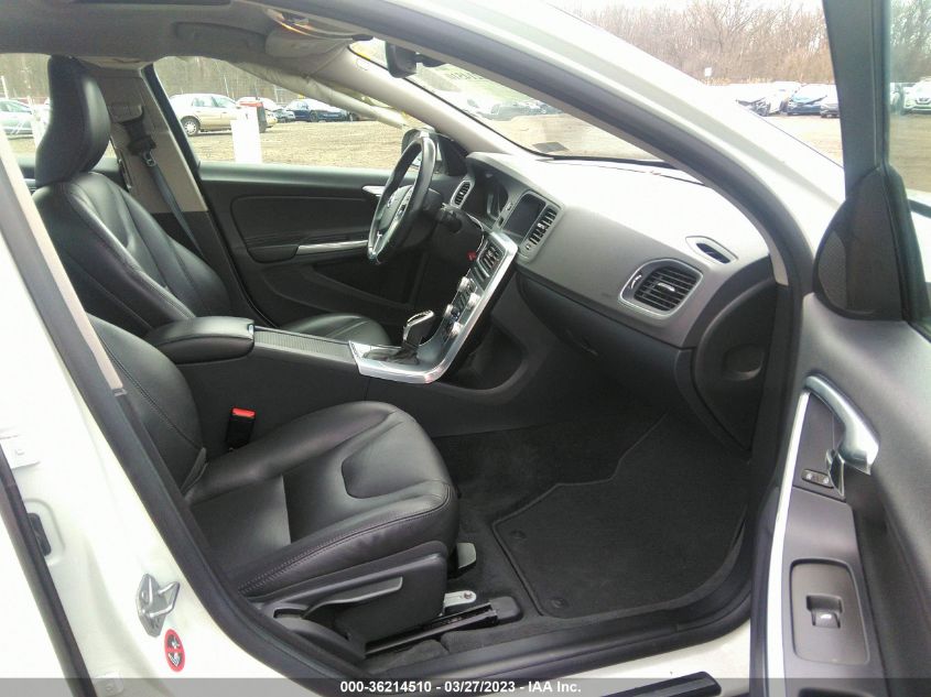2017 VOLVO S60 DYNAMIC - YV126MFL1H2421767