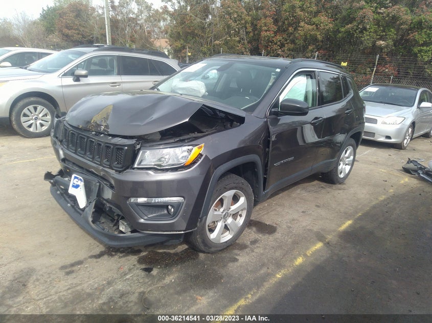 VIN 3C4NJDBB8JT350005 2018 JEEP COMPASS LATITUDE