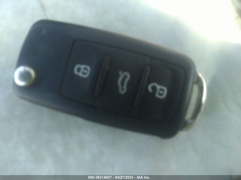 2013 VOLKSWAGEN GOLF R W/SUNROOF & NAVI WVWPF7AJ3DW021165
