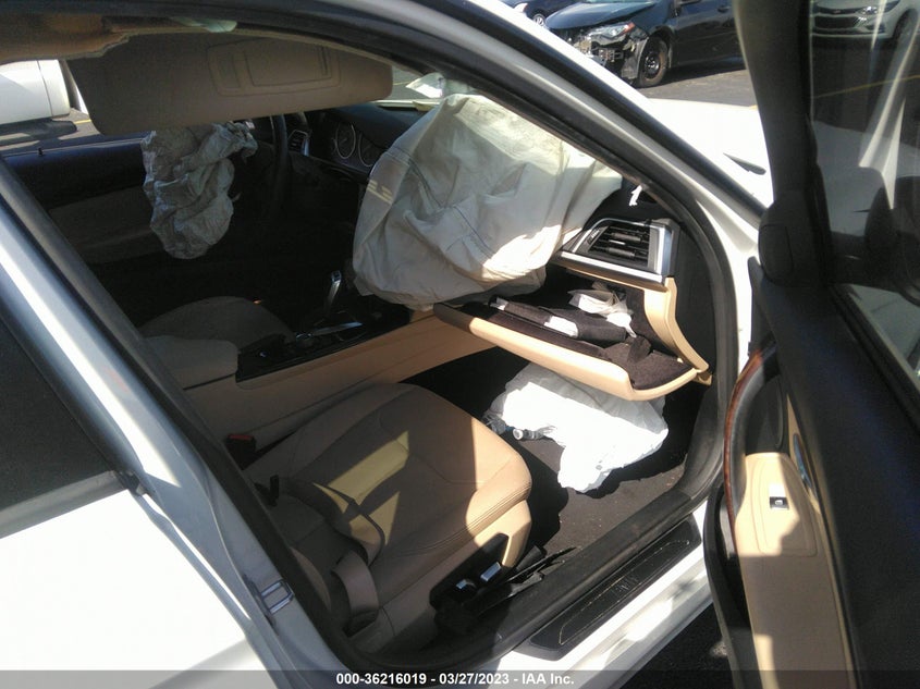 VIN: WBA8E1G52JNU89840 2018 BMW 3 SERIES 320I