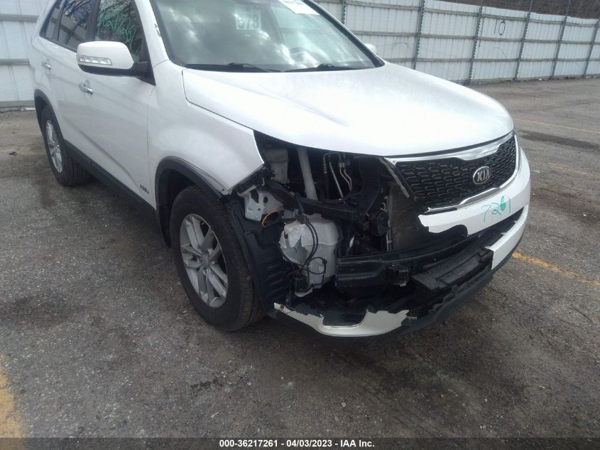 2015 KIA SORENTO LX - 5XYKTCA65FG642608