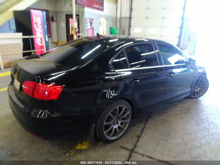 2013 VOLKSWAGEN JETTA SEDAN SE W/CONVENIENCE - 3VWDP7AJ0DM350306