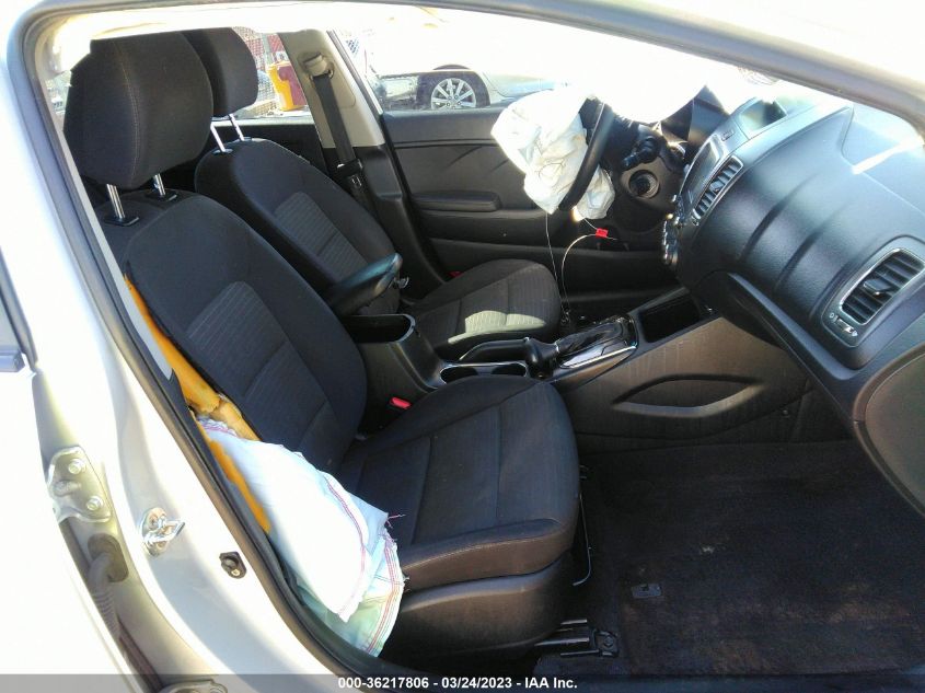 2018 KIA FORTE LX - 3KPFL4A77JE173639