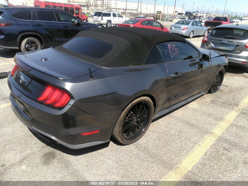 VIN 1FATP8UH0J5142852 2018 FORD MUSTANG ECOBOOST