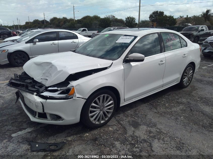 2014 VOLKSWAGEN JETTA SEDAN SEL - 3VWL17AJ3EM372802