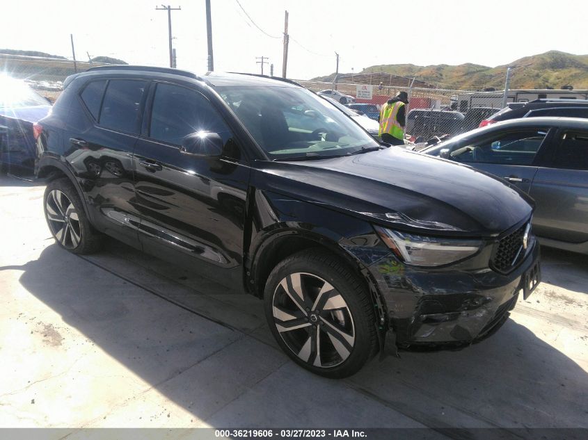 YV4L12UMXP2983574 VOLVO XC40 ULTIMATE DARK THEME 2023
