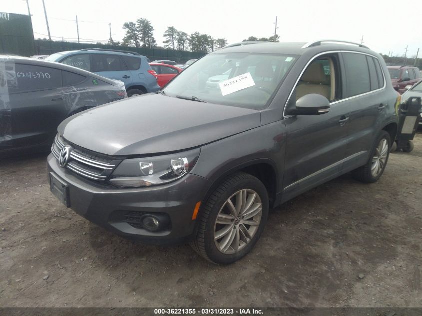 2013 VOLKSWAGEN TIGUAN SE W/SUNROOF & NAV - WVGBV7AX5DW012089