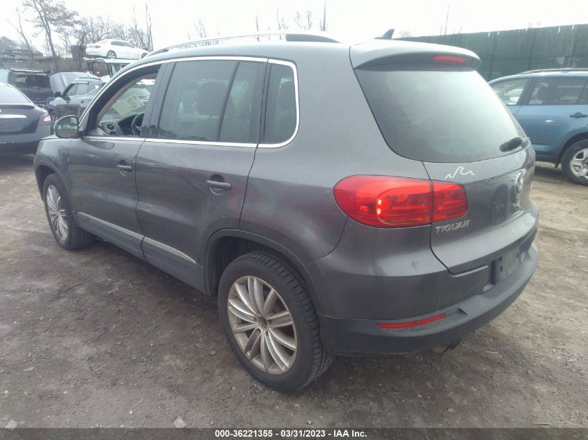 2013 VOLKSWAGEN TIGUAN SE W/SUNROOF & NAV - WVGBV7AX5DW012089